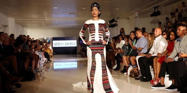 Penderita Cacat Permanen Tampil Pada Pergelaran Fashion Week