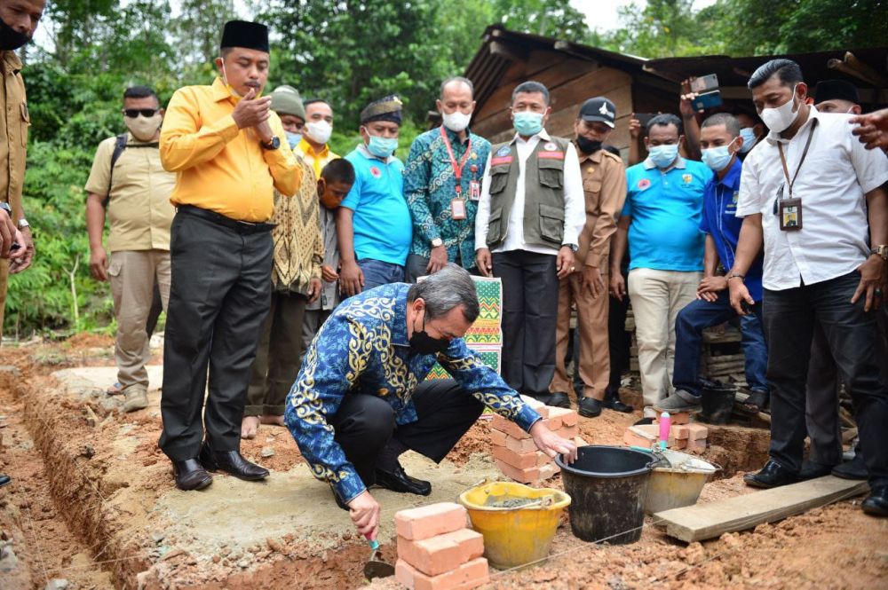 Terima Bantuan Rumah Layak Huni dari Gubernur Riau, Burhan Berasa Mimpi