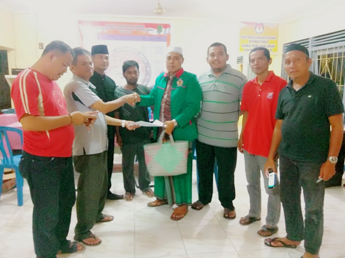 Pakai Sarung, Partai Idaman Lengkapi Berkas ke KPUD