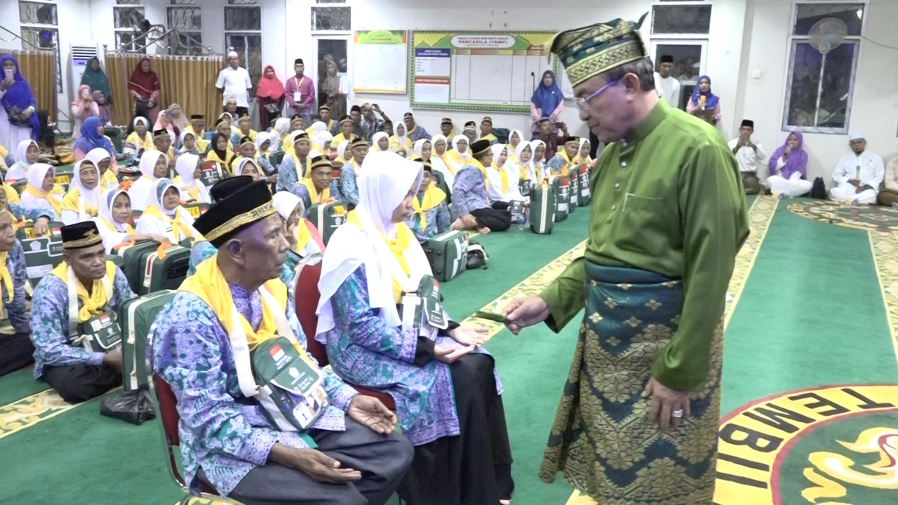 HM Wardan Lepas 119 JCH Kloter 20 Menuju Embarkasi Antara Riau Di Pekanbaru