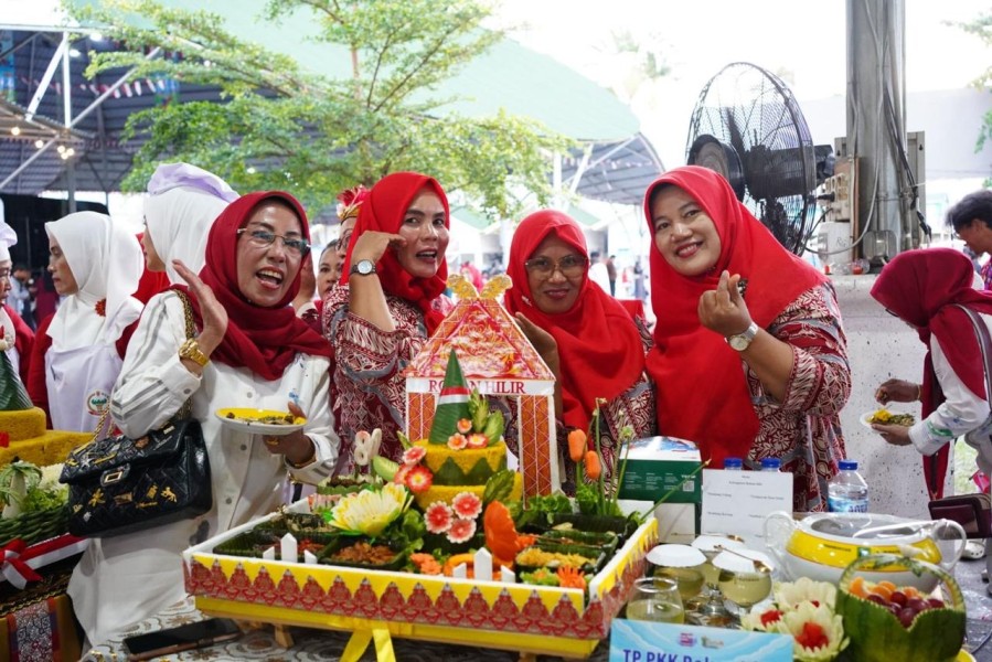 Tim PKK Rohil Raih Juara II Lomba Menghias Tumpeng Provinsi Riau