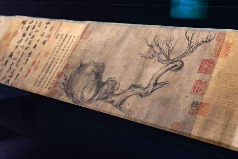 Indah! Benda Seni Gulungan Kaligrafi China Ditaksir Laku Rp738 M