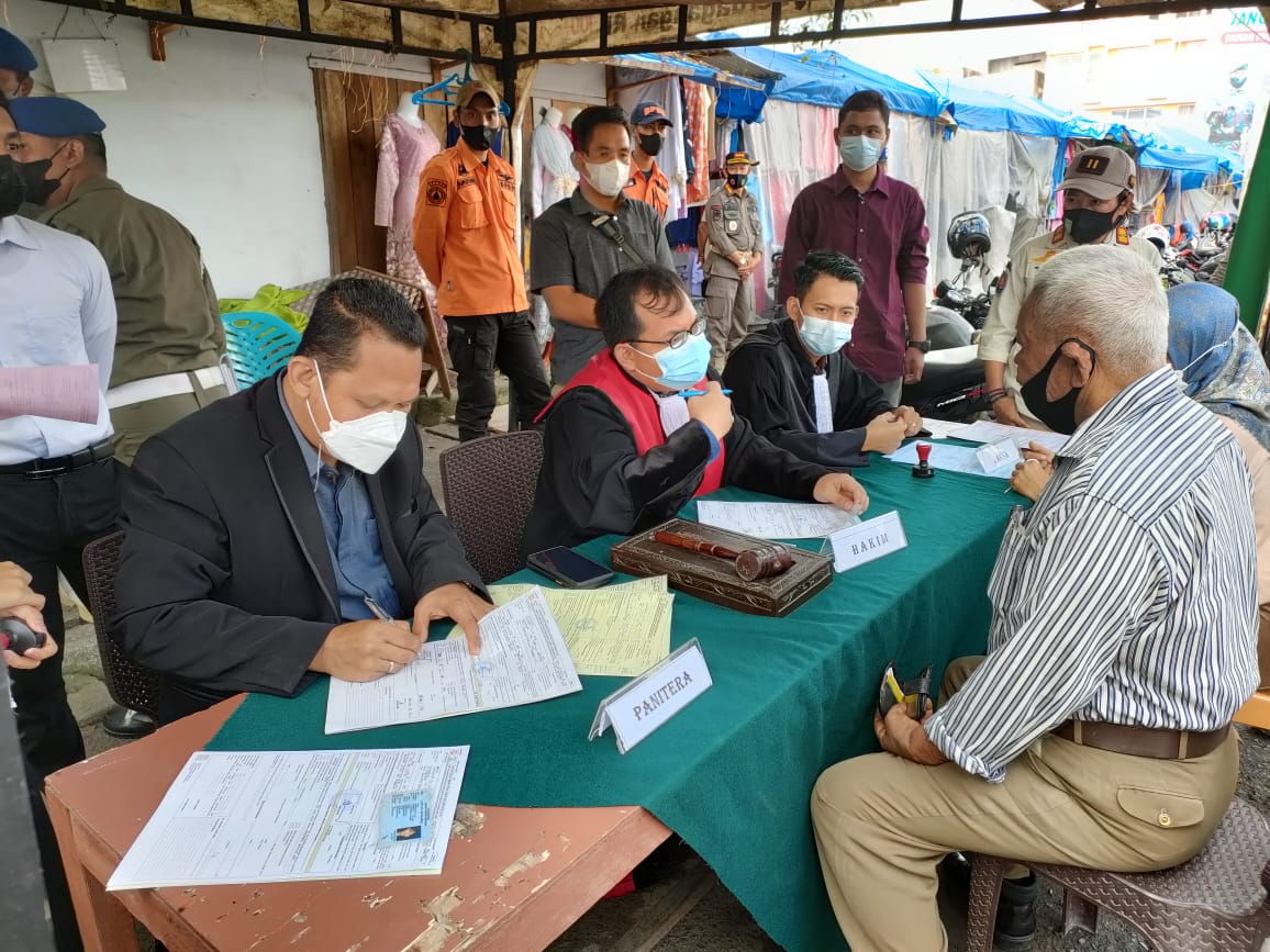 Polres Inhil Dukung Sidang Ditempat Pelanggar Prokes