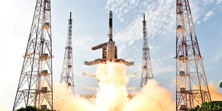 India Sukses Luncurkan 104 Satelit dalam Satu Kali Peluncuran
