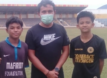 Semangat! Dua Pemain Sepakbola Muda Inhil Lolos Seleksi Timnas U16 Zona Riau