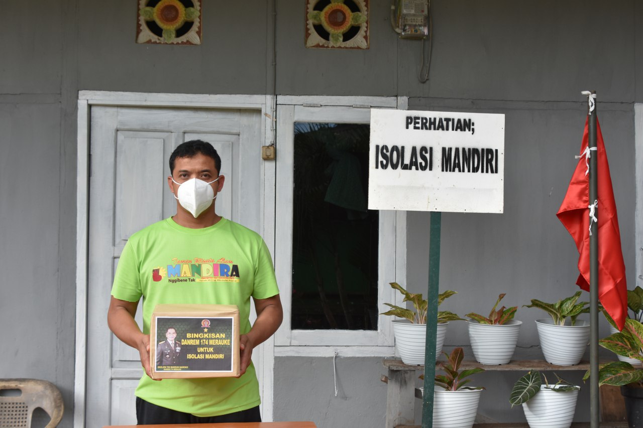 Danrem 174 Merauke Berikan Dukungan Moril Kepada Anggota Yang Terpapar Covid-19