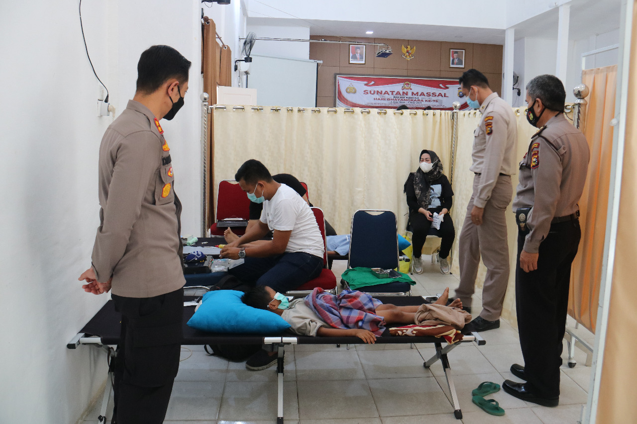 Polres Inhil Gelar Khitan Massal Gratis