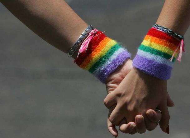 Pasangan Lesbian di Malaysia Dijatuhi Hukuman Cambuk