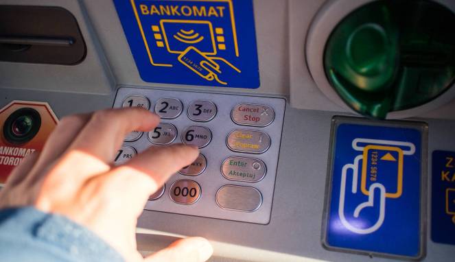 Tips Aman di Mesin ATM, Jangan Lupa Goyangan