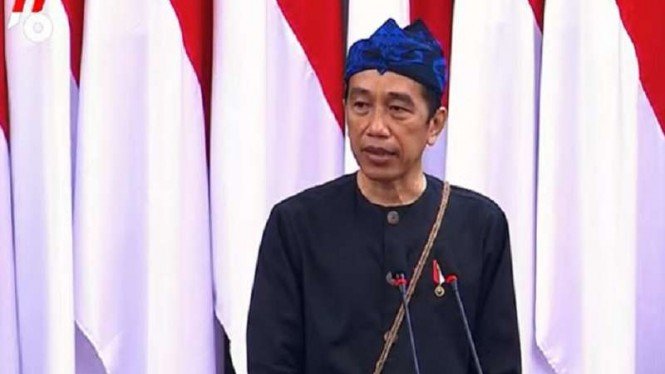 Jokowi Pakai Baju Adat Badui Dihina Netizen