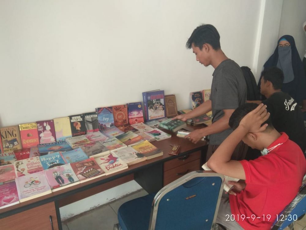 Komunitas Teratak Literasi Sediakan Buku di Rumah Evakuasi Tanggap Darurat