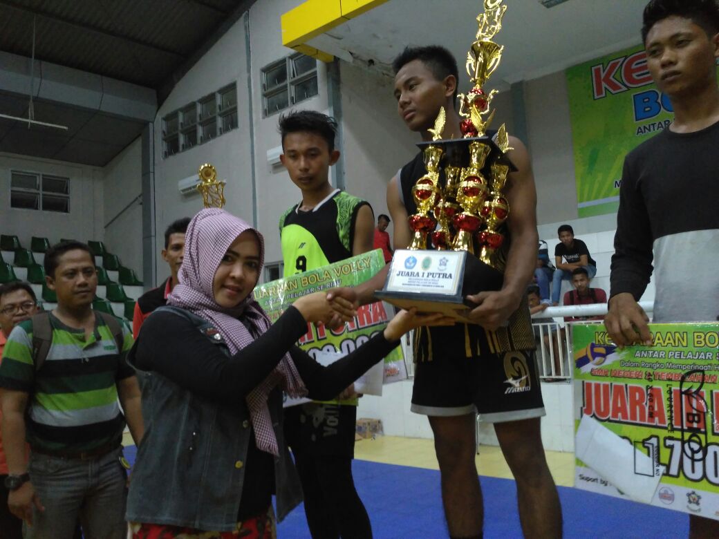 Unisi Tutup Turnamen Voly Ball Pelajar se Riau SMKN 2 Tembilahan