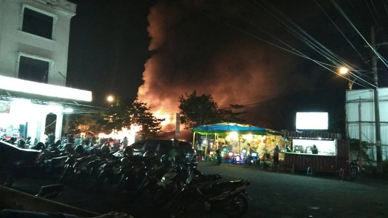Polisi Lakukan Penyelidikan Kebakaran 13 Kios di Pekanbaru