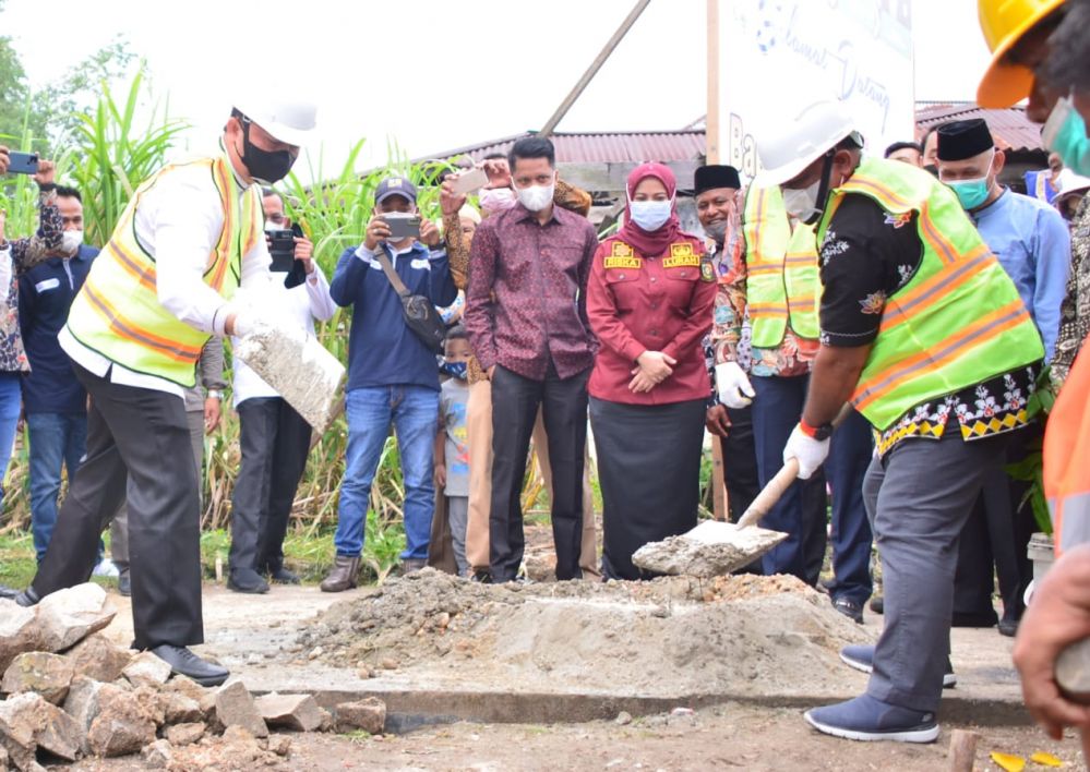 Kepala Balai PPW Riau Lakukan Peletakan Batu Pertama Program Kotaku di Kampar