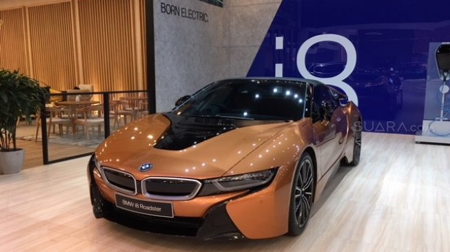 BMW Hentikan Produksi i8
