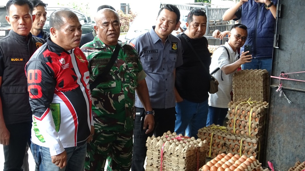 Bupati Inhil Herman Instruksikan Pengawasan Ketat, Staf Ahli Turun Sidak Pasar Jelang Imlek