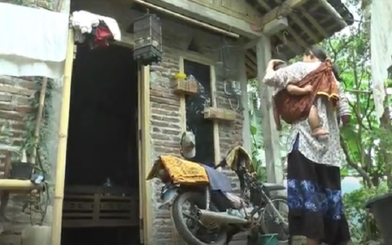 Bukannya Sembako, Keluarga Miskin ini Diberi Masker dan Sabun