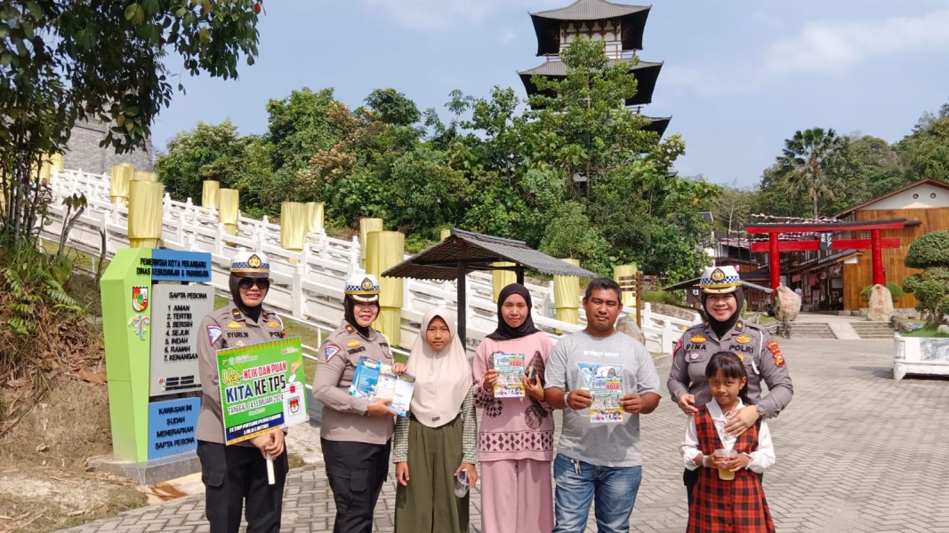Manfaatkan Libur Panjang, Ditlantas Polda Riau sampaikan pesan Pemilu Damai 2024 di Lokasi Wisata