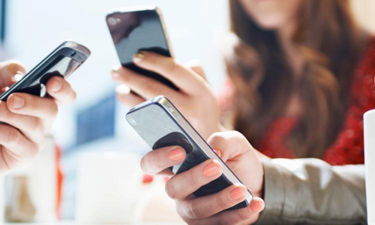 Trik Tips Memperkuat Sinyal Ponsel