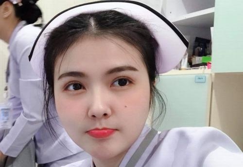 CANTIKNYA KELEWATAN.... Pesona Perawat ini Sukses Bikin Kaum Adam Terhipnotis