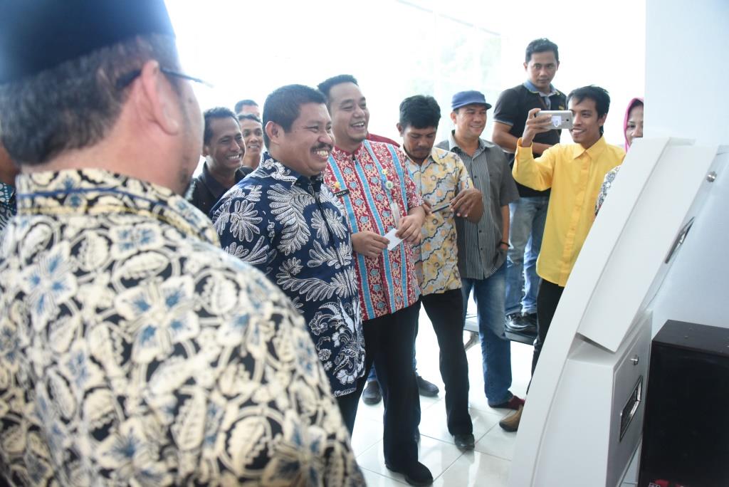 Bupati Bengkalis Terima Laporan Ada Pungli Pembuatan e-KTP di Mandau dan Pinggir