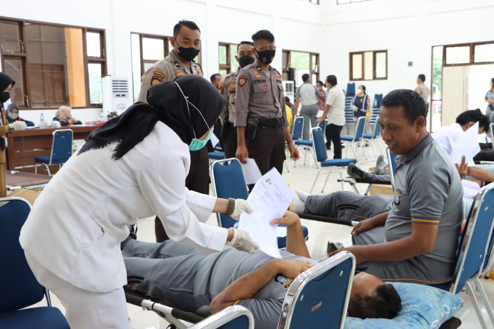 Menyambut Hari Bhayangkara ke - 76 Polres Siak Kembali Menggelar Donor Darah