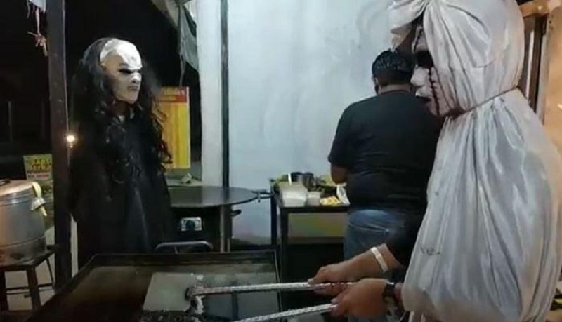 Kuliner Ditemani Pocong dan Kuntilanak