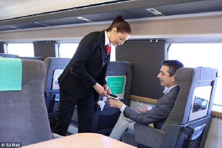 Warga Swedia Tanam Microchip dalam Tubuh