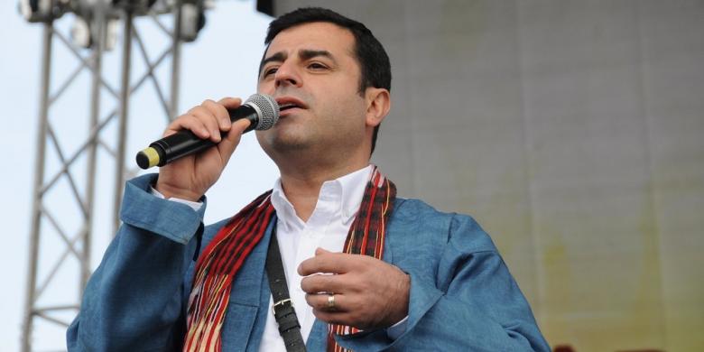 Pemimpin Partai Pro-Kurdi Dituntut Penjara Selama 142 Tahun