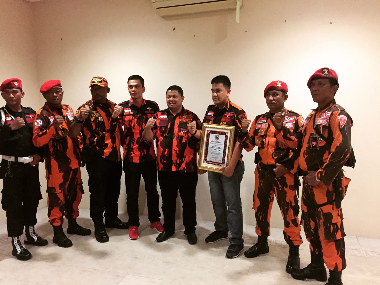Anto Rachman Beri Penghargaan Ke MPC PP Kabupaten Bengkalis