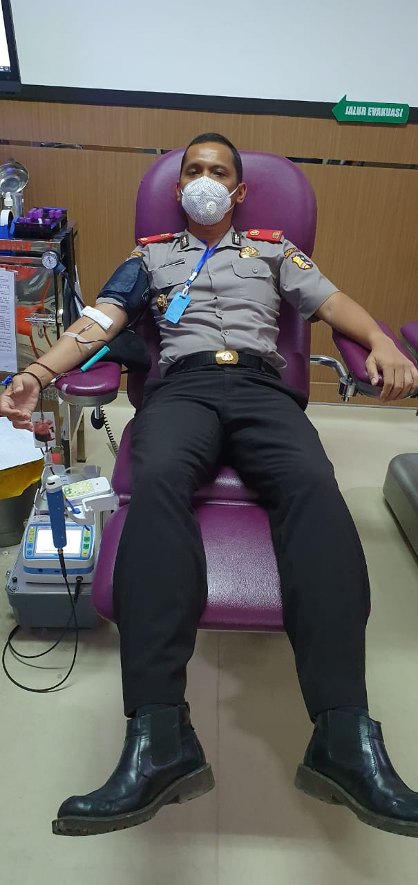 Peduli Kesulitan Masyarakat, Serdik Sespimmen Polri Dikreg ke-60 Basa Emden Banjarnahor Donorkan Darahnya