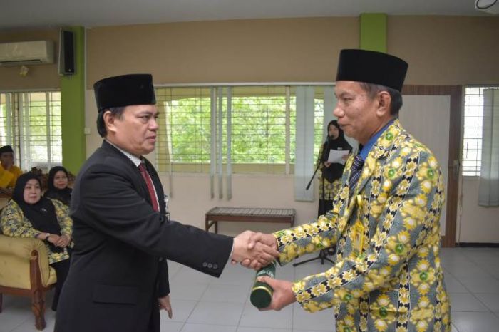 Ketua Yayasan Raja Ali Haji Lantik Dua Dekan di Unilak
