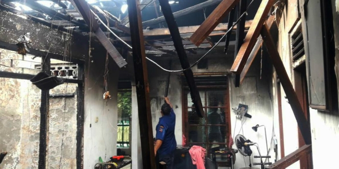 Cinta Ditolak, Pemuda di Bogor Bakar Rumah Sendiri