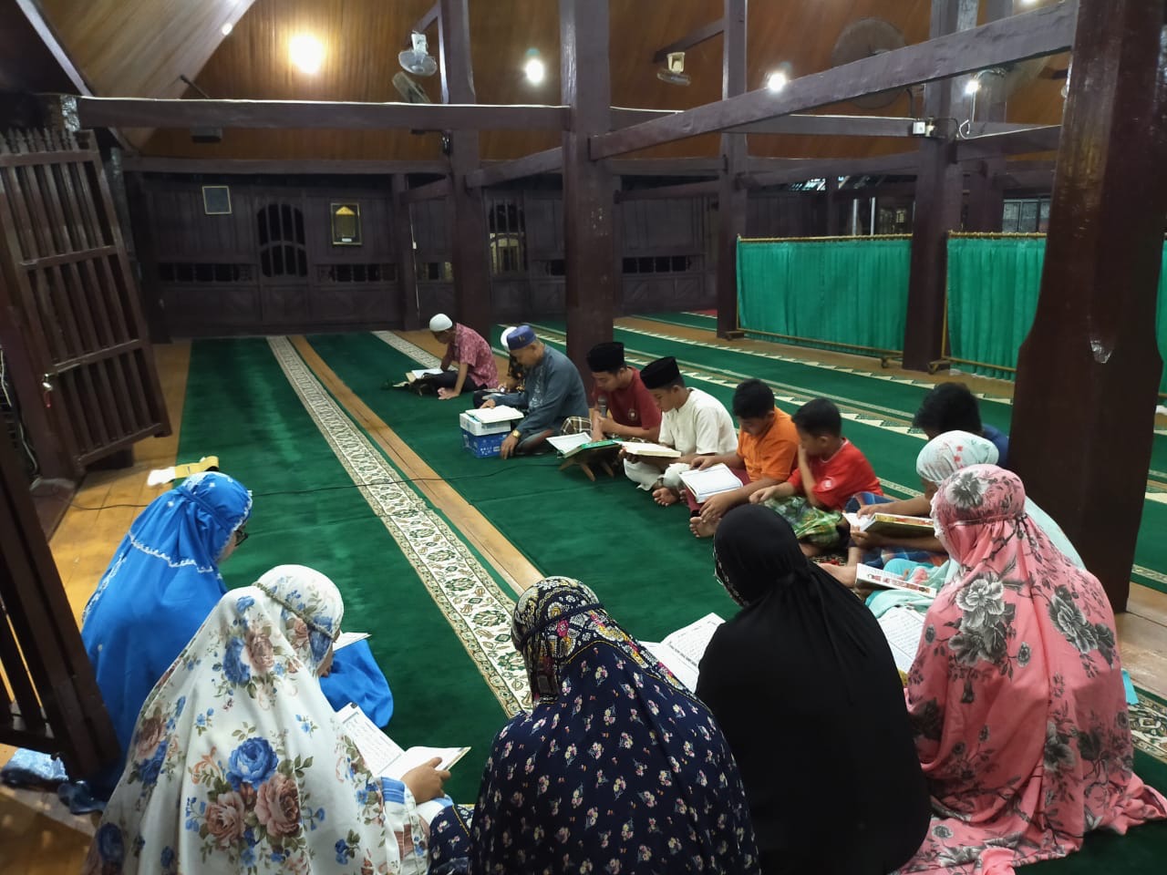 Mahasiswa KKN UIN Suska Riau Adakan Magrib Mengajidi Desa Tanjung Berulak
