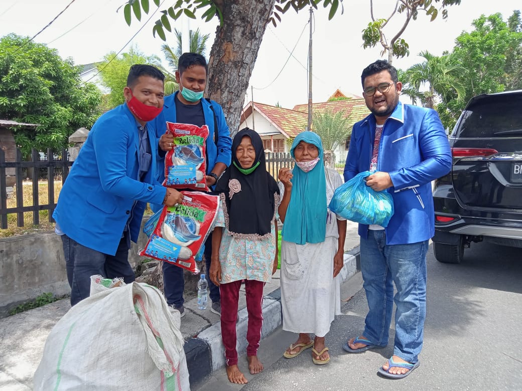 Dalam Rangka Hari Sumpah Pemuda, DPD KNPI Riau Distribusikan Bansos di Kota Pekanbaru