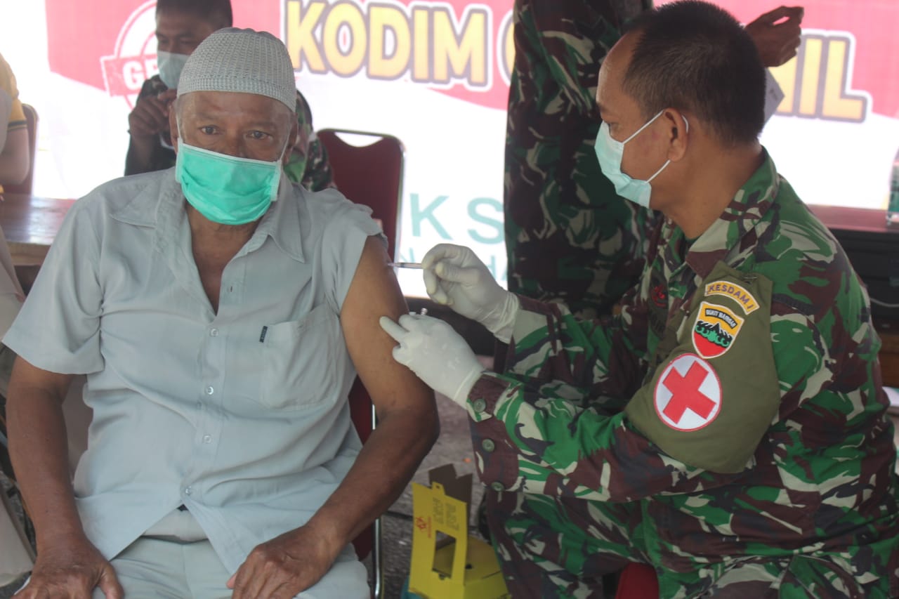 Kodim 0314/lnhil Gelar Vaksinasi Tahap ll Bagi Lansia