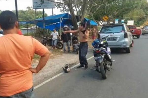 Ancam Akan Telanjang di Jalan, Pria ini Lolos dari Tilang Polisi