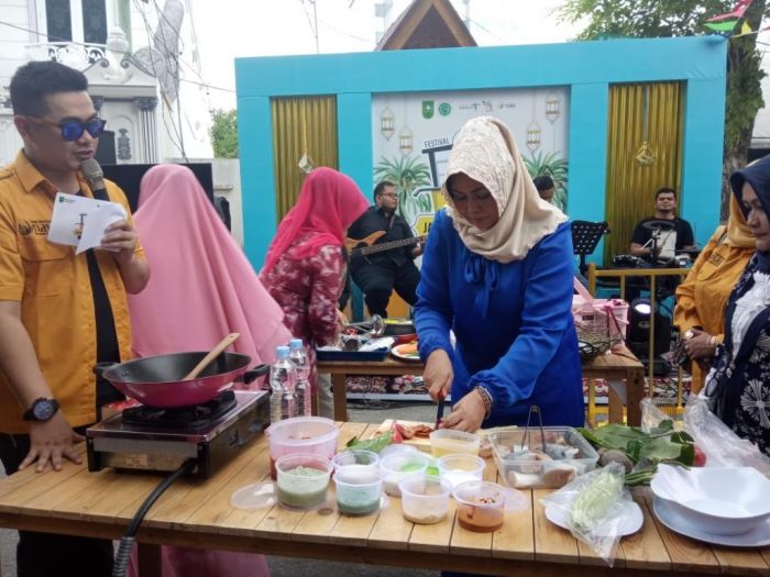Demo Masak, Istri Gubernur Riau Sajikan Makanan Khas