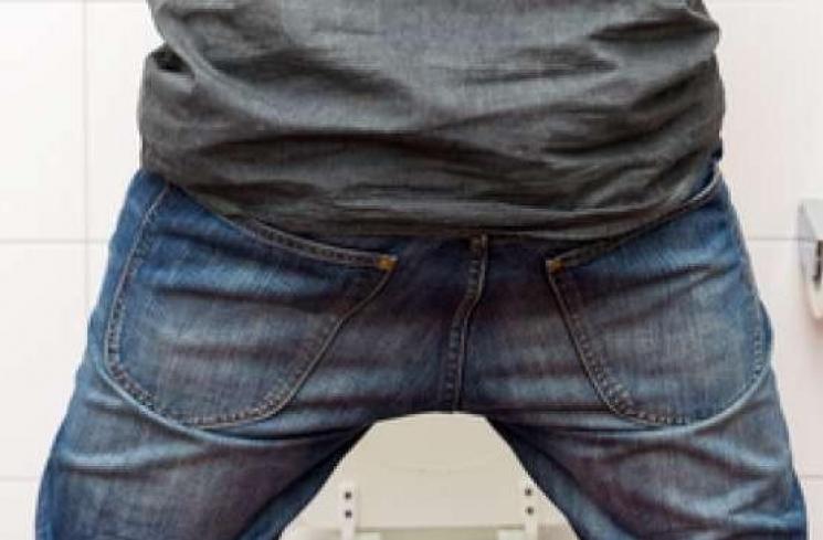 Kandung Kemih Pria Ini Pecah Gara-gara Tahan Kencing Semalaman