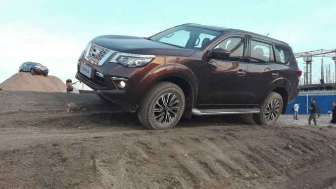 Gaji Ideal untuk Kredit Nissan Terra atau Fortuner