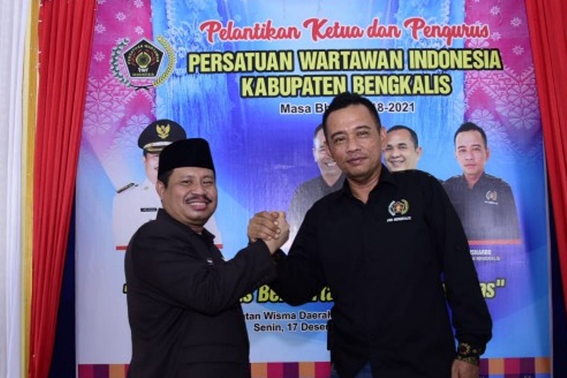 Bupati Amril Mukminin: Sampaikan Informasi yang Bisa Jadi Setawar Sedingin Bagi Masyarakat