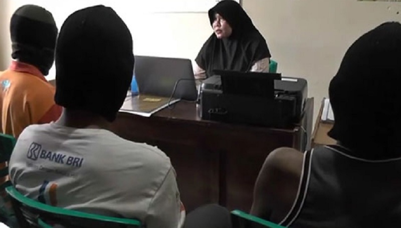 BIADAB, Sebagai Penebus Hutang, Gadis 17 Tahun ini Digauli Ayah, Paman dan Teman Ayahnya Berulang Kali