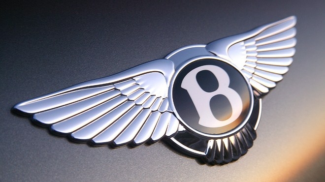 Edisi Khusus 100 Tahun, Lempengan Emas di Mobil Bentley