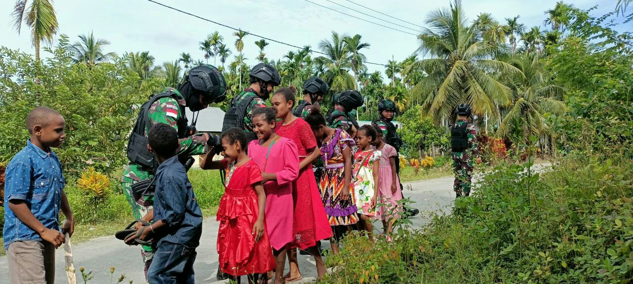 TNI Jalin Silaturahmi Dengan Tokoh Adat Papua