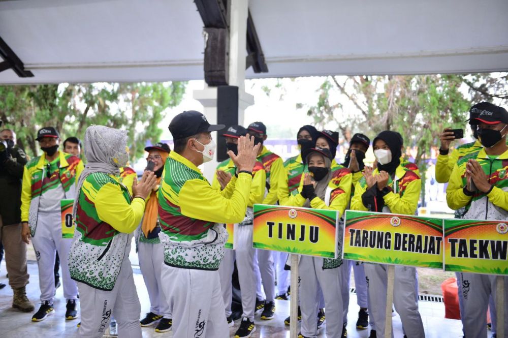 Enam Mahasiswa Unilak Bela Riau di PON Papua