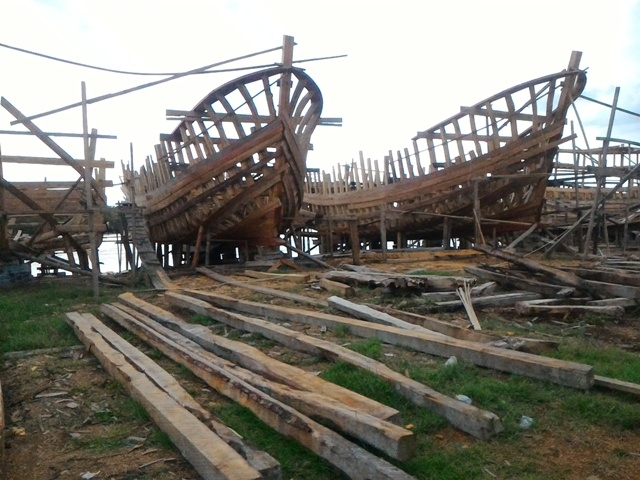 Minimnya Bahan Baku, Usaha Galangan Kapal Terancam Tutup