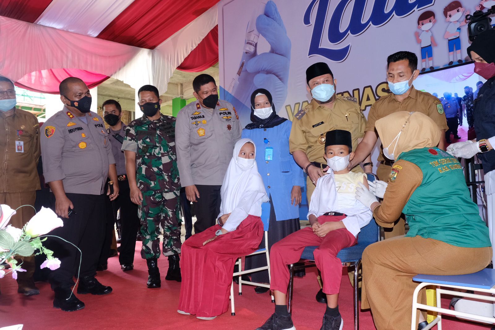 Wakapolda Riau Pada Launching Vaksinasi Anak Usia 6-11 Tahun