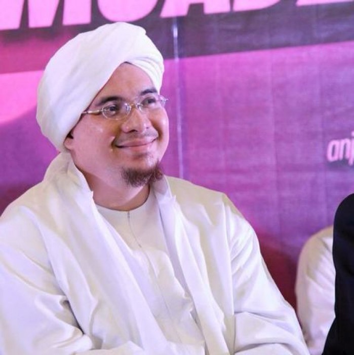 Habib Jindan bin Novel: Pentingnya Adab dalam Berjuang