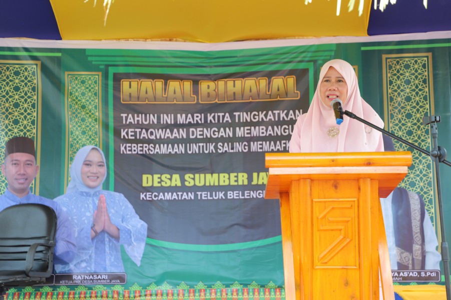 Wabup Inhil Yuliantini Sambangi Masyarakat Sumber Jaya, Pererat Tali Silaturahmi Dalam Momentum Halal Bihalal
