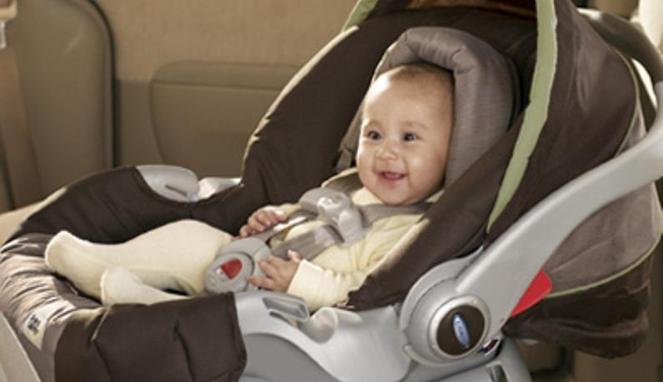 Ini Cara yang Benar Pasang Kursi Bayi di Mobil